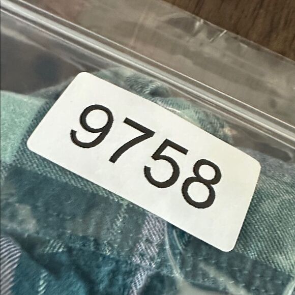 EUC Cat & Jack Girls Green Plaid Flannel  Button-Up Long Sleeve Shirt - Size L - Picture 4 of 4